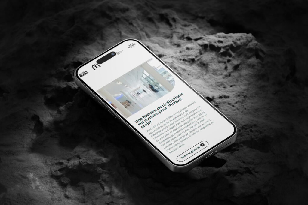 Site vitrine Artifact consulté sur smartphone